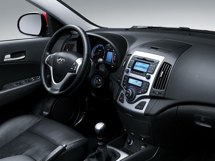  Hyundai i30 2007 года  (фото 25 из 33)
